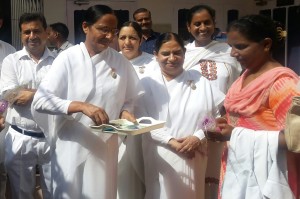 Welcome to Dr. Harjinder Kaur by Centre Incharge BK Brij Didi, BK Pushap, BK Sudharshan, Dr. Asha Gupta, Dr. Subhash
